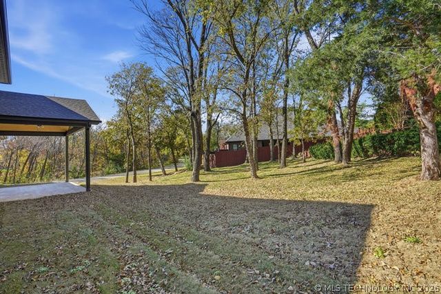 1937 S Surrey Court, Bartlesville, OK 74006