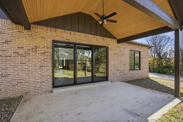 1937 S Surrey Court, Bartlesville, OK 74006