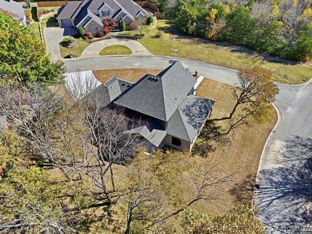 1937 S Surrey Court, Bartlesville, OK 74006