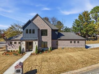 1937 S Surrey Court, Bartlesville, OK 74006