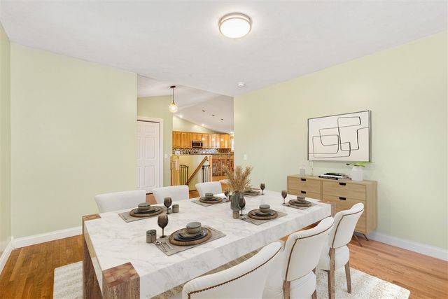 702 S Oak Street, Buchanan, MI 49107