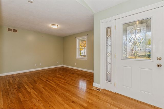 702 S Oak Street, Buchanan, MI 49107