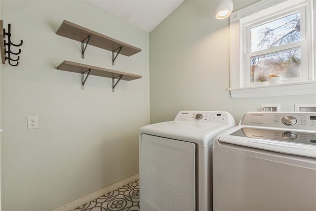 702 S Oak Street, Buchanan, MI 49107