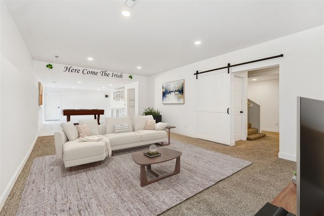 702 S Oak Street, Buchanan, MI 49107