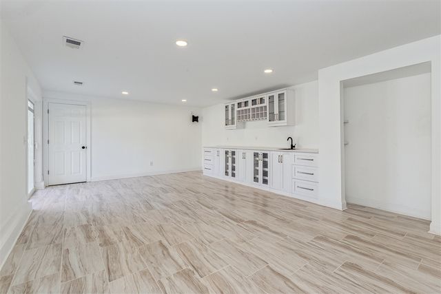 702 S Oak Street, Buchanan, MI 49107