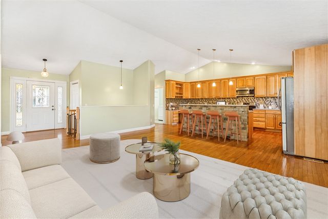 702 S Oak Street, Buchanan, MI 49107