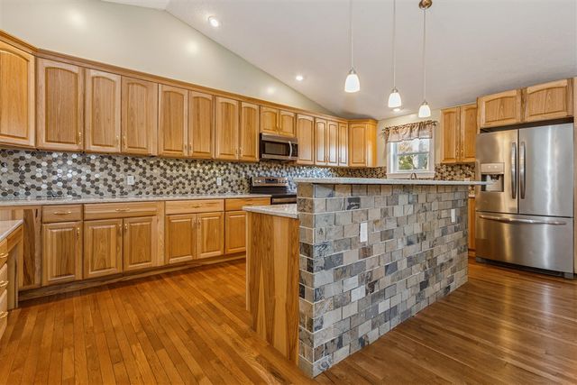 702 S Oak Street, Buchanan, MI 49107