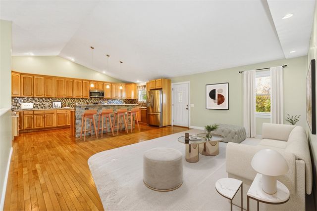 702 S Oak Street, Buchanan, MI 49107