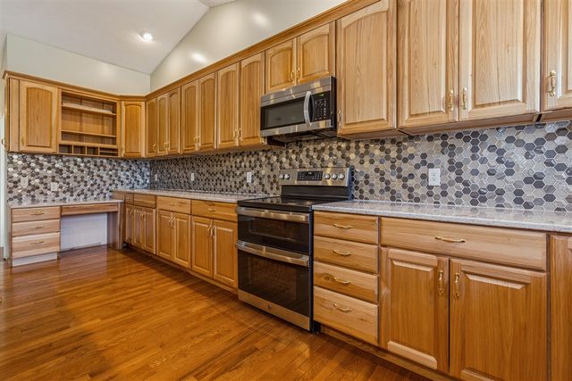 702 S Oak Street, Buchanan, MI 49107