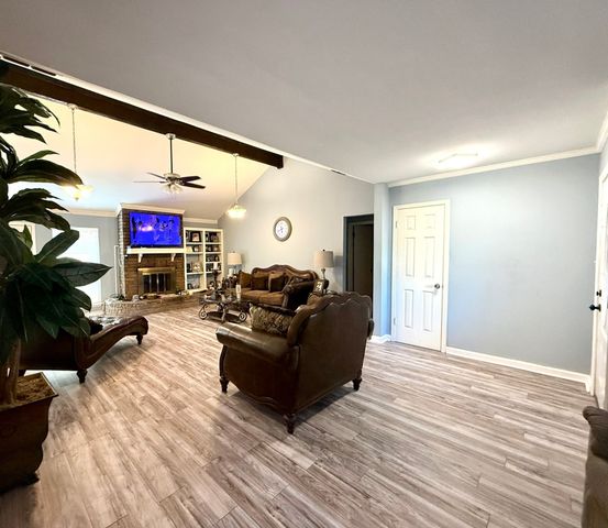 6335 Ernwood Circle, Shreveport, LA 71119