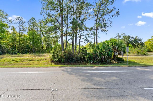 250-252 Hwy 90, Bay Saint Louis, MS 39520