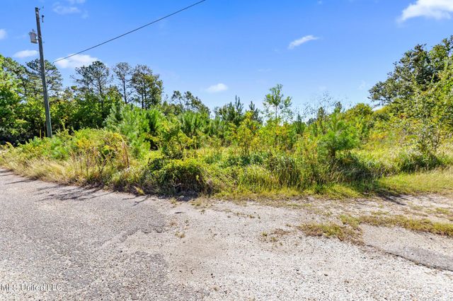 250-252 Hwy 90, Bay Saint Louis, MS 39520