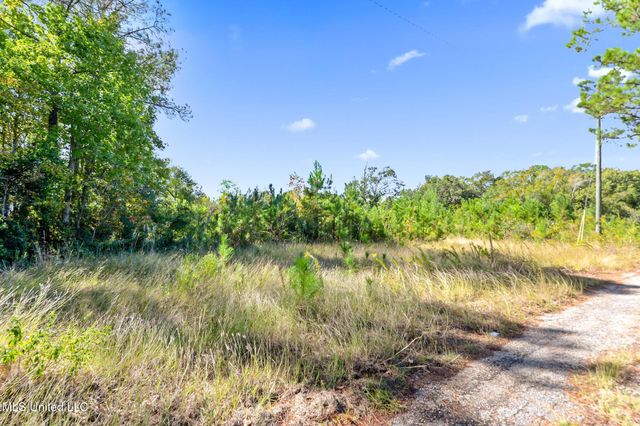 250-252 Hwy 90, Bay Saint Louis, MS 39520