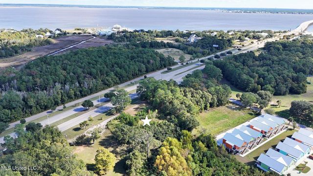 250-252 Hwy 90, Bay Saint Louis, MS 39520