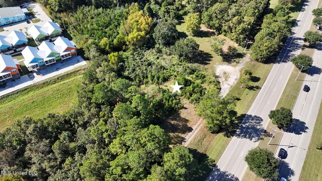 250-252 Hwy 90, Bay Saint Louis, MS 39520