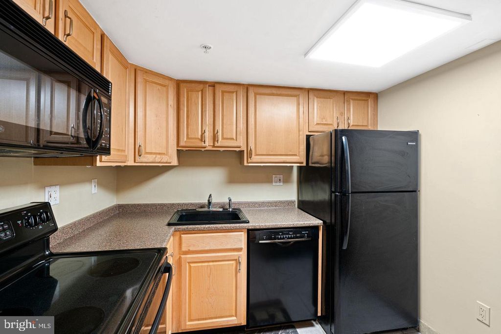 2001 HAMILTON ST #723, PHILADELPHIA, PA 19130 — photo 4