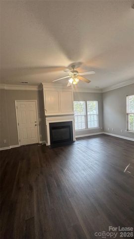 1306 Stourbridge Lion Drive, Charlotte, NC 28213