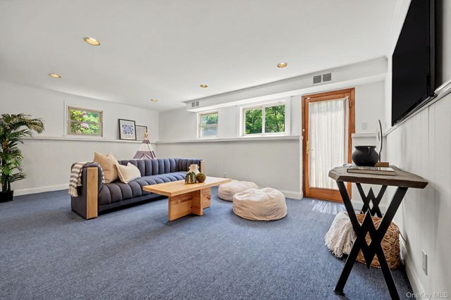 70 Richbell Road, White Plains, NY 10605