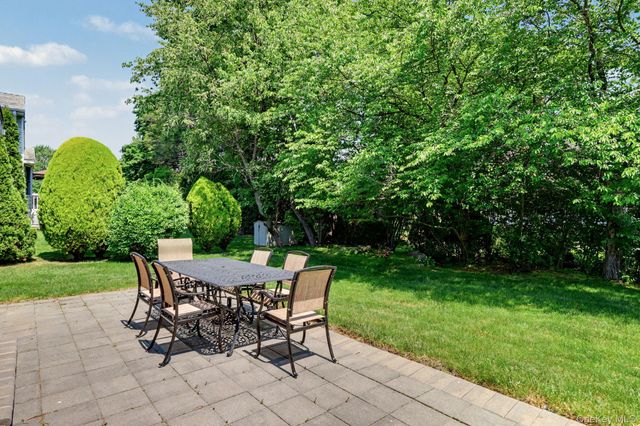 70 Richbell Road, White Plains, NY 10605