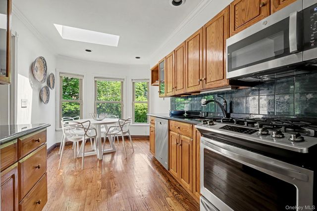 70 Richbell Road, White Plains, NY 10605