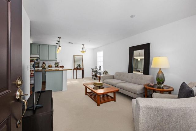 14676 Via Fiesta 2, San Diego, CA 92127