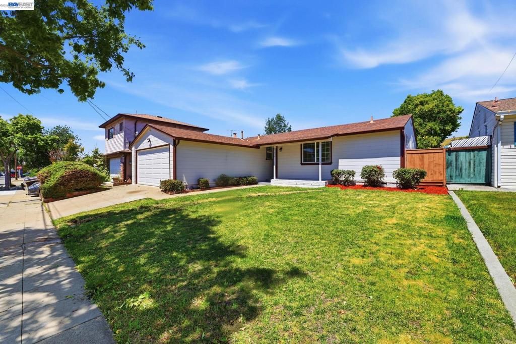 Image 1 of property listing at 31070 Meadowbrook Ave, Hayward, CA 94544