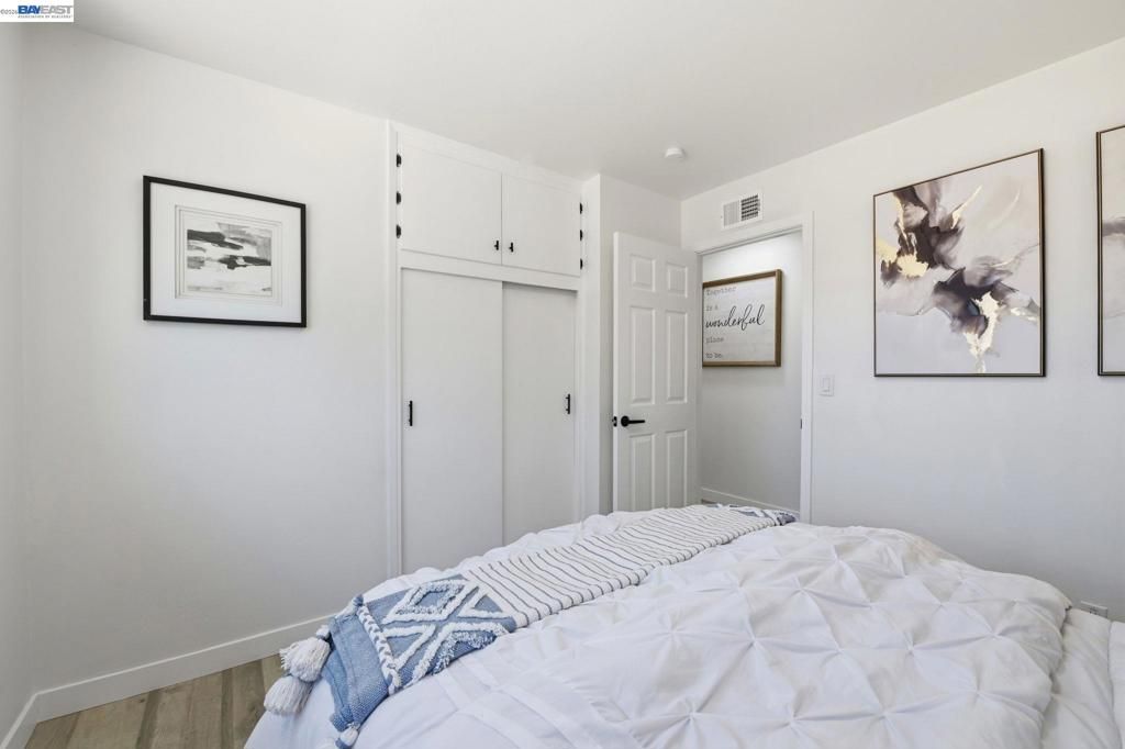 Image 24 of property listing at 31070 Meadowbrook Ave, Hayward, CA 94544