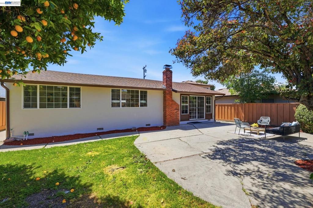 Image 41 of property listing at 31070 Meadowbrook Ave, Hayward, CA 94544