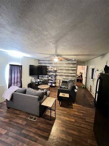 4215 Lanark Drive, Cresson, TX 76035