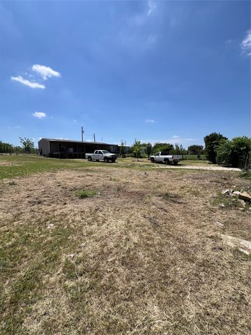 4215 Lanark Drive, Cresson, TX 76035