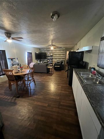4215 Lanark Drive, Cresson, TX 76035