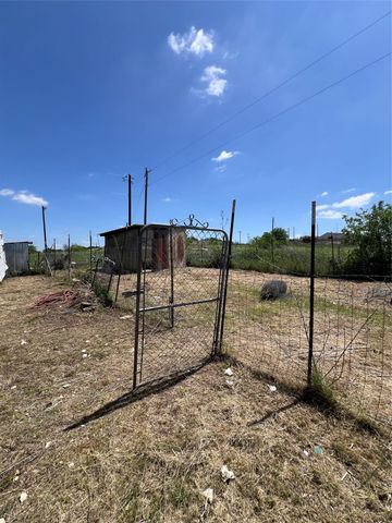 4215 Lanark Drive, Cresson, TX 76035