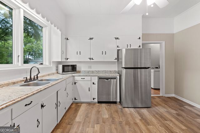 39 Litchfield Street, Cartersville, GA 30120