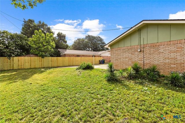 6407 Landmark Drive, Waco, TX 76710
