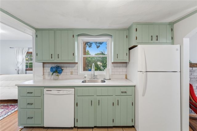 34 Platt Street, Bristol, RI 02809