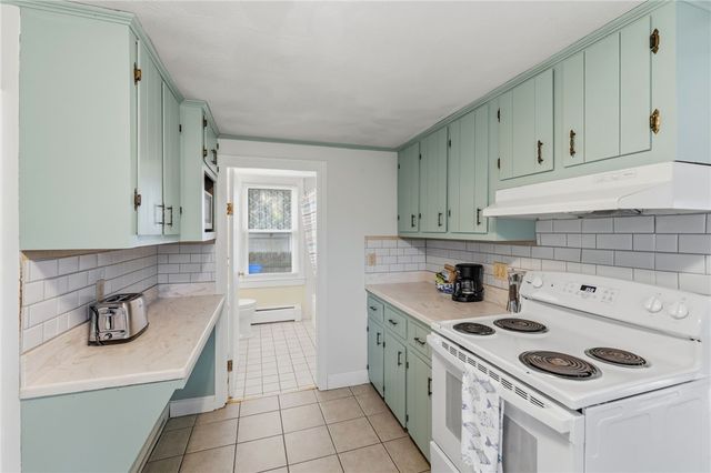 34 Platt Street, Bristol, RI 02809