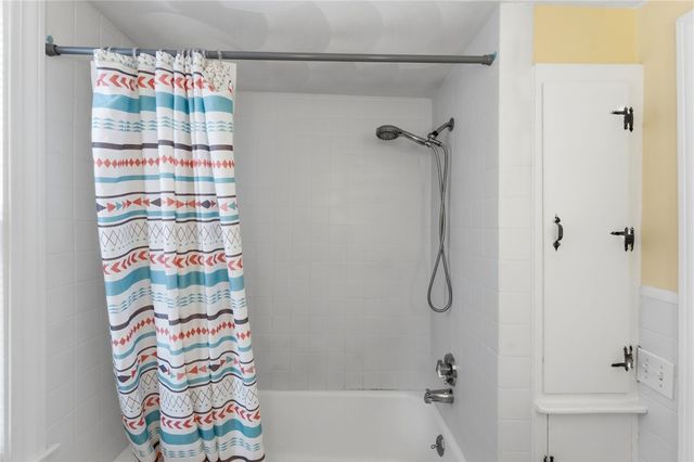 34 Platt Street, Bristol, RI 02809