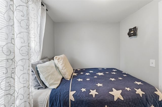 34 Platt Street, Bristol, RI 02809