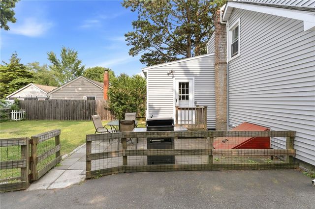 34 Platt Street, Bristol, RI 02809