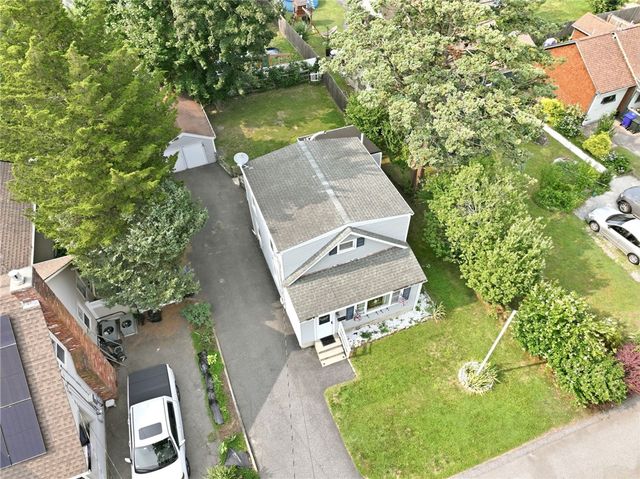 34 Platt Street, Bristol, RI 02809