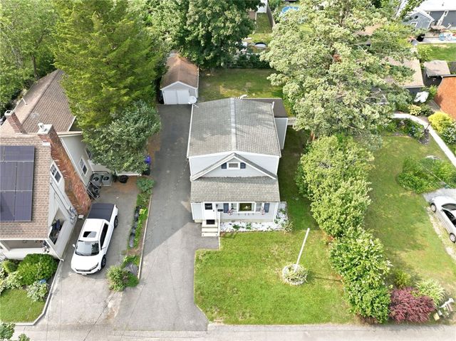 34 Platt Street, Bristol, RI 02809