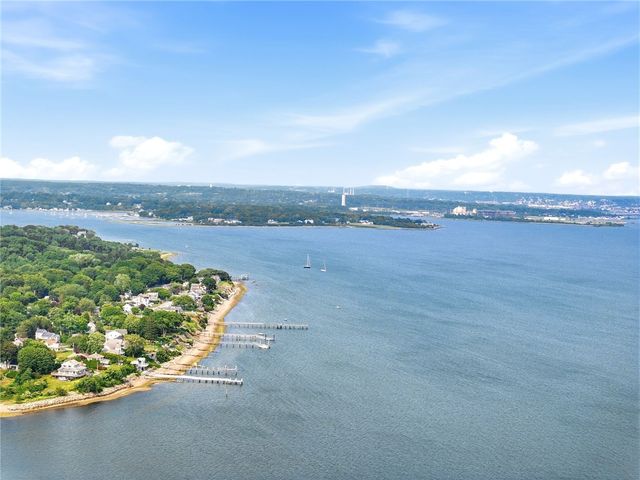 34 Platt Street, Bristol, RI 02809