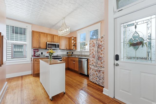 2706 West Drive, Fort Wayne, IN 46805