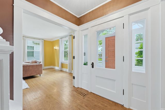 2706 West Drive, Fort Wayne, IN 46805