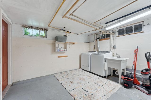 2706 West Drive, Fort Wayne, IN 46805