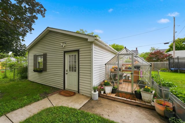 2706 West Drive, Fort Wayne, IN 46805