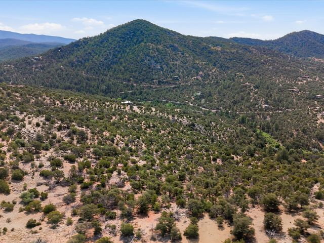 86 Coyote Mountain Road, Santa Fe, NM 87505