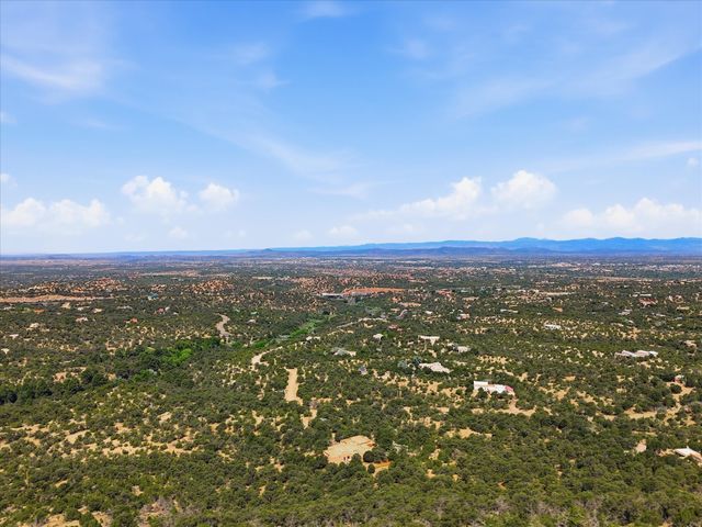 86 Coyote Mountain Road, Santa Fe, NM 87505