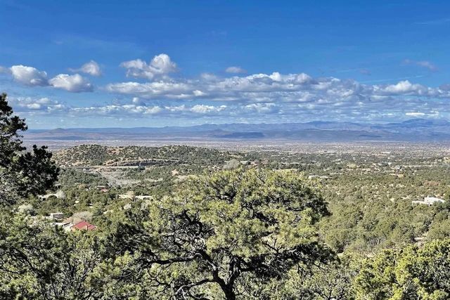 86 Coyote Mountain Road, Santa Fe, NM 87505