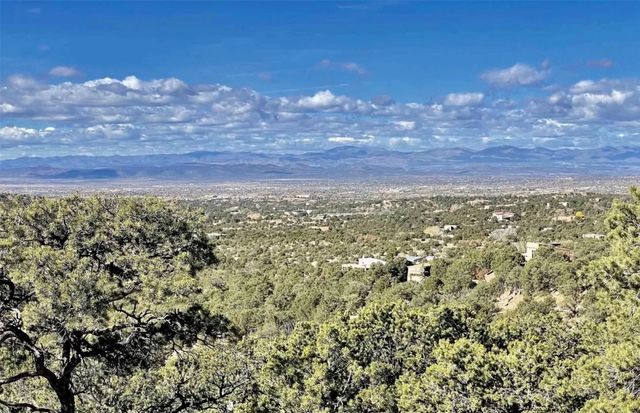 86 Coyote Mountain Road, Santa Fe, NM 87505